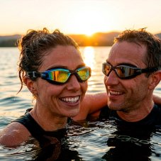 Plavecké okuliare univerzálne - polarizované - UV400 - čierna/multi