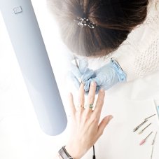 LED lampa na stůl - stmívatelná - kov - bílá