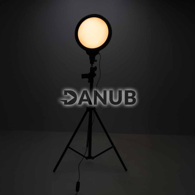 Kruhová LED lampa na selfie so statívom