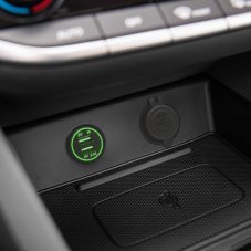USB zásuvka zabudovateľná na miesto autozapalovača IV