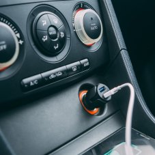 Adaptér do autozapalovača - 2 x USB - čierna