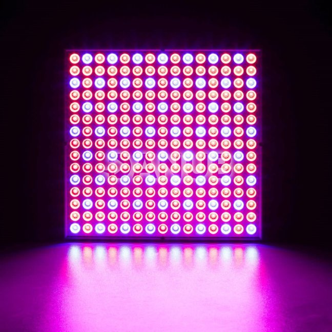 Növényvilágító függesztett panel zöldség és palántaneveléshez – 225 LED – 36 W