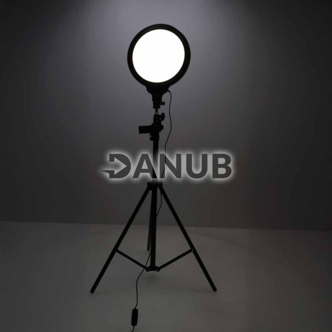 Kruhová LED lampa na selfie so statívom